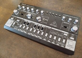 Basový Synthesizer Donner Essential B1 (v záruce) - 2