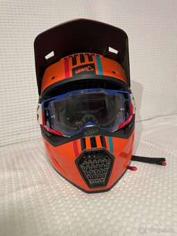 Helma na motorku - 2