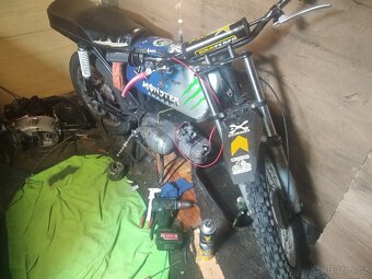 Prodám CROSS Jawa 23 mustang polopojízdný +díly - 2