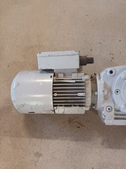 Převodovka s elektromotorem - 2