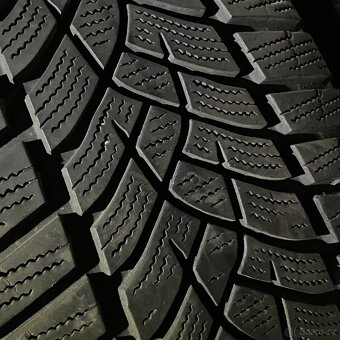 Zimní pneu 215/55 R17 98V Goodyear 6,5-7mm - 2