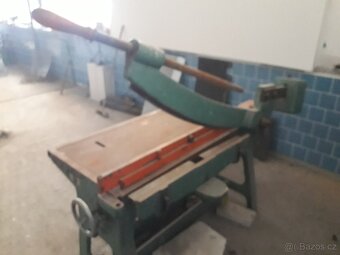 Tabulové nůžky typ: NTP 1000/2,50  ZTS Košice - 2