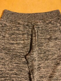 Kvalitní tepláky vel.134-140 - 2