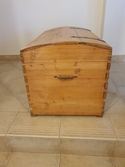 dřevěná truhla - 2