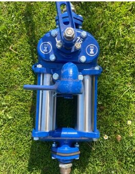 Ruční pumpa Lila 75 - 2