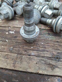 Šrouby Peugeot,Citroen - 2