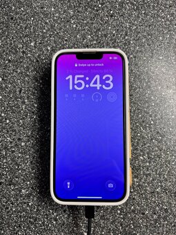 iPhone 13 128GB stříbrný - 2