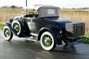 1931 Ford Model A Roadster DeLuxe - 2