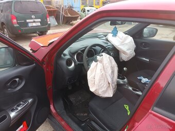 Nissan Juke 1.6i 69 kW r.v. 2015 - 2