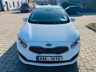 KIA Cee'd II Combi 1.6 GDi Comfort Plus SW - 2