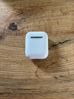 AirPods 2 s Lightning nabíjecím pouzdrem - 2