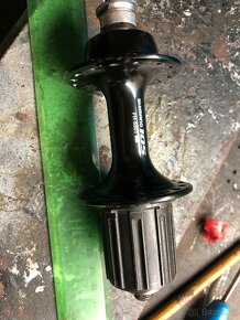 zadní náboj shimano 105 - 2