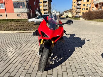 Ducati Panigale v4s - 2