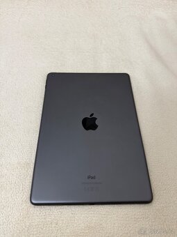 IPad 8 generace vesmírně šedá - 2