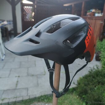 Pěkná MTB Přilba BELL na horské/enduro kolo - 2