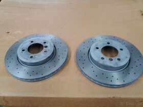 BMW e46 330i - M-paket přední sportovní vrtanékotouče Brembo - 2