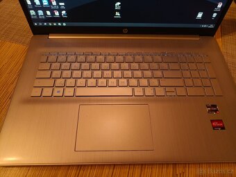 HP Laptop 17" cp0973nc -- Baterie vydrží přes 4 hodiny - 2