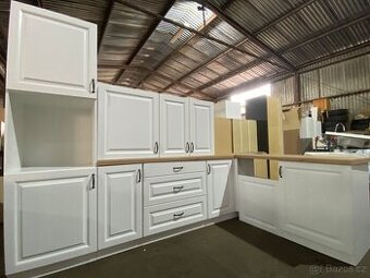 Moderní kuchyňská linka bez spotřebiči - 2