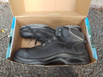 Nové, nepoužité pracovní/turistické boty, vel. 43, 270 cm - 2