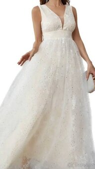 svabení šaty vel 38 a 40 champaigne - 2