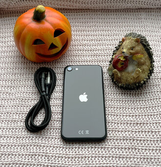 HLEDÁŠ IPHONE? Prodám Apple SE 2020 - 64GB - BLACK - TOP - 2