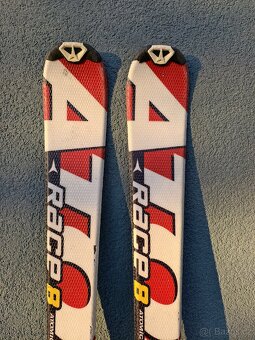 Juniorské sjezdové lyže Atomic Race 8 (130 cm) - 2