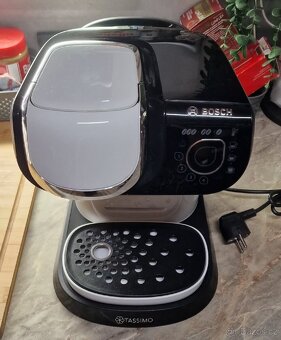 KAPSLOVÝ KÁVOVAR TASSIMO BOSCH - 2
