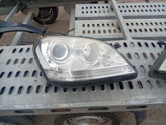MERCEDES BENZ ML W164 PŘEDNÍ SVĚTLA KLASIK ŽÁROVKY - 2