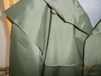 Khaki kabát, zateplený , voděodolný. - 2