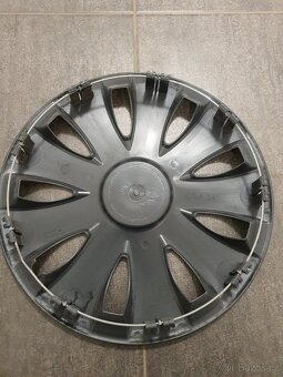 1x náhradní poklice 14 kryty disků kol - 2