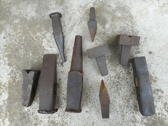 kovářské nářadí staré - 2