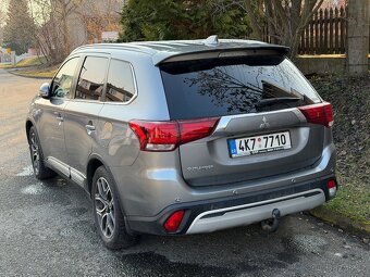 Mitsubishi Outlander Instyle2;0 - 2