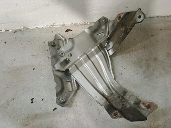 Přední levý blatník  Vw Touran 1T2 - 2