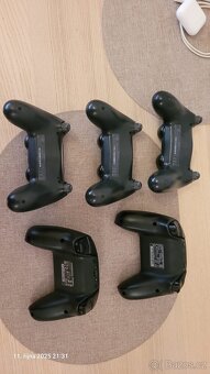 Prodám sadu herních ovladačů – PS4 + Nintendo Switch - 2