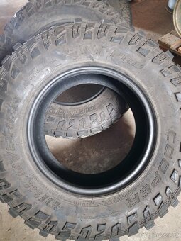 Cooper Discoverer STT Pro 285/70 R17 - 2