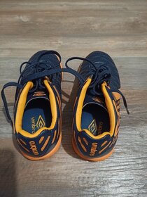 Sálovky Umbro velikost 30 - 2