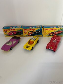 Autíčka Matchbox - 2