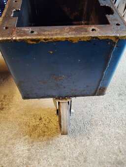 Hydraulická nádrž - 2