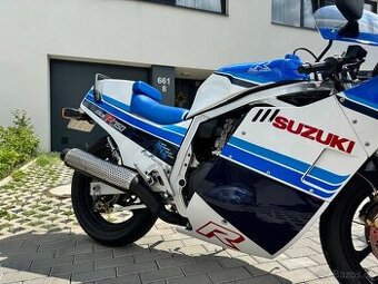 SUZUKI GSX 750 R - 2