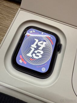 Apple Watch SE 44mm - 2