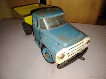 Ruské plechové auto - 2