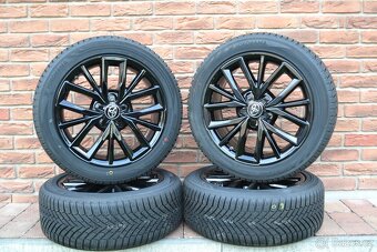 5x114,3 R17 Zimní sada Toyota Corolla + 225/45 R17 Yokohama - 2