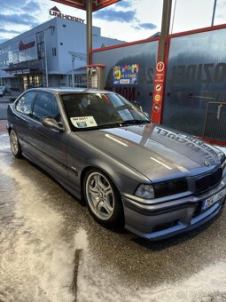 BMW E36 323Ti - 2