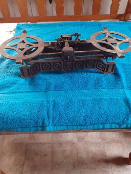 Starožitné dvou miskove  váhy  na 5 kg,mlýnek austria - 2