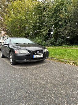 Volvo S60 2.4i (103 kW) – bez koroze, nová STK, motoricky vý - 2