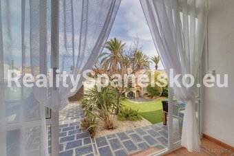 Prostorný rohový dům 3+kk v Mil Palmeras – jižní orientace - 2