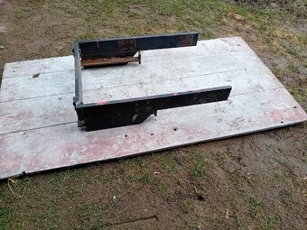 Prodám.rám na závaži. Na zetor - 2