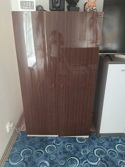 Gauč křeslo a skříň - 2