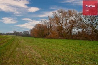 Prodej souboru pozemků u obce Bukovany - 2