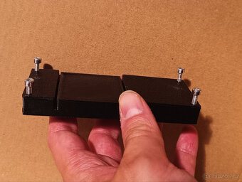 PCI-e riser x1 pro mining a také Akyga adaptér - 2